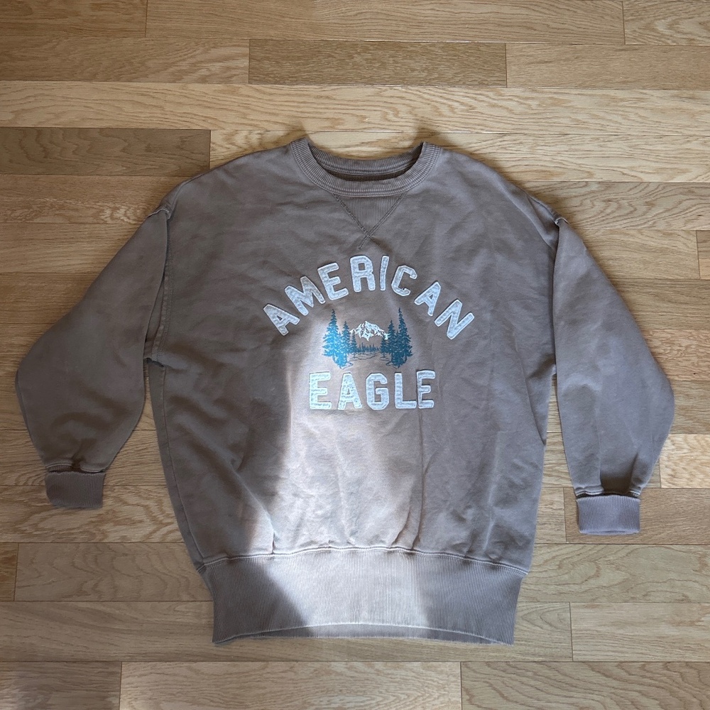 American Eagle crew neck